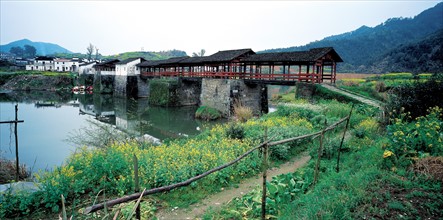 Le Pont de l'Arc-en-ciel, Chine