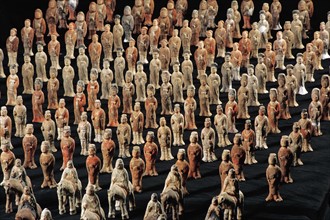 The pottery statues of honour guard from ancient China