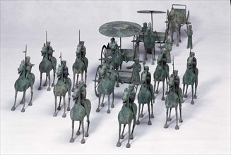 The pottery statues of honour guard from ancient China