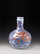 cultural relic of China:a dragon porcelain bottle