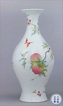 The cultural relic of China: a porcelain bottle