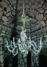 Detail of the hall of porcelains : lamp