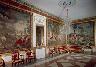 Room with tapestries by Rubens and furniture by Fernandino