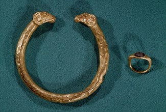 Iberian golden bracelet and ring