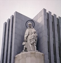 Statue de saint Joseph de Calasanz à Madrid