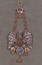 Bird-shaped pendant