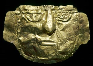 Mummy mask in repousse gold