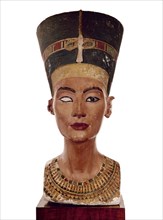 Buste grandeur nature de Néfertiti
