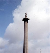 MONUMENTO A NELSON
LONDRES, EXTERIOR
INGLATERRA