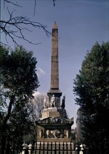 Gonzalez Velázquez, Obelisk of May, the 2nd