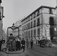 EL METRO DE NOVICIADO EN LA CALLE DE SAN BERNARDO EN 1955 - ByN
MADRID, EXTERIOR
MADRID