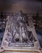 Zuloaga, Sepulchre with Sculpture of Juan Prim