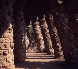 GAUDI ANTONI 1852-1926
PASADIZO
BARCELONA, PARQUE GÜELL
BARCELONA