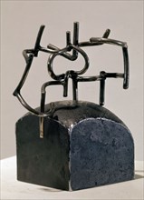 CHILLIDA EDUARDO 1924/2002
ESCULTURA-PEINE AL VIENTO III 1968
MADRID, COLECCION