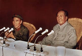 Lin Piao et Mao Zedong lors d'une conférence