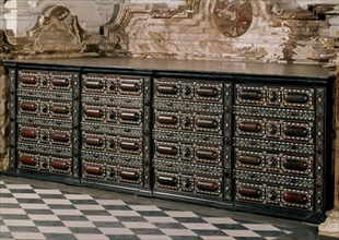 VAZQUEZ M
CAJONERA DE EBANO MUDEJAR
GRANADA, CARTUJA
GRANADA