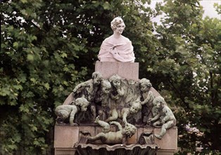 BENLLIURE MARIANO 1862/1947
MONUMENTO A LA MARQUESA DE PELAYO
SANTANDER,