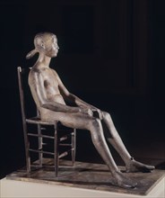 Manzù, Jeune fille assise sur une chaise