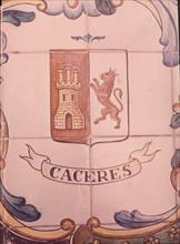 ESCUDO DE CERAMICA DE MANISES-CACERES