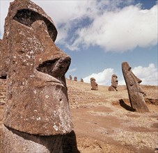 MOAI  GIGANTES DE PIEDRA
ISLA DE PASCUA, EXTERIOR
CHILE

This image is not downloadable.