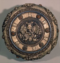 Bowl and lid bearing a mayan figure