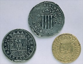 MONEDAS FELIPE V-REVERSO-IZQ-REAL DE A 8-CENTR-REAL DE A 8-DCH 8 ESCUDOS
MADRID, CASA DE LA