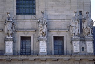 IGLESIA-EXTERIOR-ESTATUAS:REYES DAVID,SALOMON,JOSIAS Y MANASSES
SAN LORENZO DEL ESCORIAL,