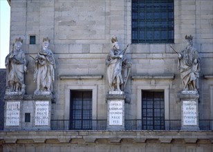 IGLESIA-EXTERIOR-ESTATUAS:REYES DAVID,SALOMON,JOSAFAT Y EZEQUIAS
SAN LORENZO DEL ESCORIAL,