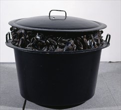 Broodthaers, Casserole of Mussels