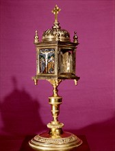 RELICARIO CON ESMALTE DE LIMOGES S XIV
TOLEDO, CONVENTO DE SAN CLEMENTE-MUSEO
TOLEDO

This