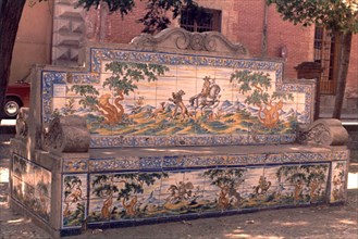 BANCO DE MOSAICO EN LA PLAZA DEL PAN
TALAVERA, EXTERIOR
TOLEDO