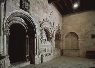 CRUJIA SUR DEL CLAUSTRO - ENTRADA A LA CAPILLA DE LOS ANAYA
SALAMANCA, CATEDRAL