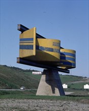 VAQUERO TURCIOS JOAQUIN
ESCULTURA (AUTOPISTA OVIEDO/GIJON)
PROVINCIA, EXTERIOR
ASTURIAS

This