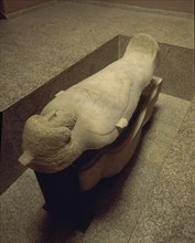 SARCOFAGO MASCULINO EN ALABABASTO  ENCONTRADO EN 1887-HACIA 400 AC-  S V A.C. ARTE FENICIO
CADIZ,