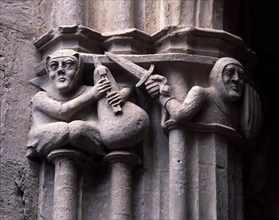 CAPITEL DE VENTANAL-MUSICO CON GAITA Y SOLDADO CON ESPADA
SANTES CREUS, MONASTERIO SANTES