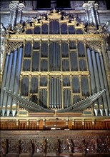 ORGANO DEL S XVIII
BURGOS, CATEDRAL-INTERIOR
BURGOS