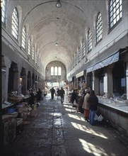 GALERIA CON PUESTOS
SANTIAGO DE COMPOSTELA, MERCADO
CORUÑA

This image is not downloadable.