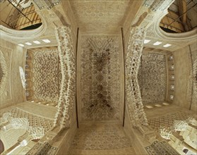 VISTA DE LA CUPULA DE MOCARABES-ARQUITECTURA NAZARI-S XIV
GRANADA, ALHAMBRA-SALA DE LOS