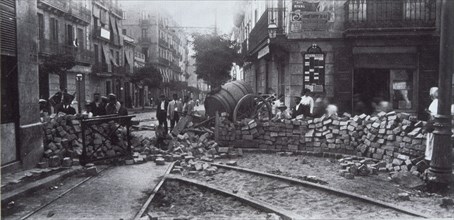 HªCATALUÑA-FOTOGRAFIA-26/7/1909-SEMANA TRAGICA-BARRICADAS-BARCELONA
MADRID, BIBLIOTECA