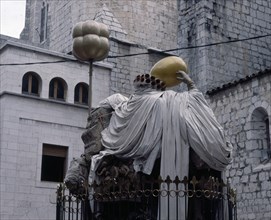 DALI SALVADOR 1904/1989
MONUMENTO A FRANCESC PUJOLS
FIGUERAS, TEATRO-MUSEO DALI
GERONA