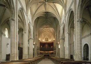 INTERIOR DE LA IGL HACIA EL ALTAR MAYOR
ALCALA DE HENARES, IGLESIA LA MAGISTRAL
MADRID