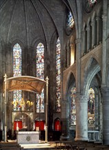 INTERIOR DE LA NAVE HACIA EL ALTAR MAYOR - CAPILLA REAL
RONCESVALLES, COLEGIATA
NAVARRA

This