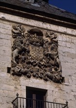 ESCUDO EN RELIEVE EN EL TORREON
BURGO DE OSMA, HOSPITAL SAN AGUSTIN
SORIA

This image is not