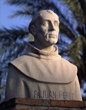 BUSTO DE FRAY JUAN PEREZ EN LA PLAZA DE ACCESO
RABIDA LA, MONASTERIO
HUELVA