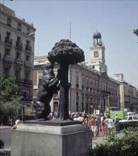 NAVARRO SANTAFE ANTONIO 1906/83
MONUMENTO AL OSO Y EL MADROÑO-1967
MADRID, PUERTA DEL