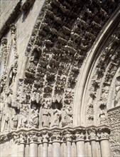 ARQUIVOLTAS DE LA PORTADA FACHADA PRINCIP
OLITE, IGLESIA DE SANTA MARIA REAL
NAVARRA

This