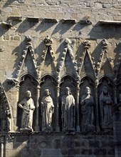 PARTE DERECHA DE LA FACHADA PRINCIPAL
OLITE, IGLESIA DE SANTA MARIA REAL
NAVARRA

This image is