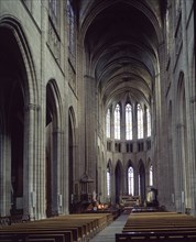 INTERIOR HACIA LA CABECERA
LIMOGES, CATEDRAL
FRANCIA

This image is not downloadable. Contact