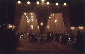 FUNERAL
CAIRO, INTERIOR
EGIPTO

This image is not downloadable. Contact us for the high res.