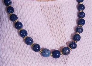 COLLAR DE LAPISLAZULI

This image is not downloadable. Contact us for the high res.